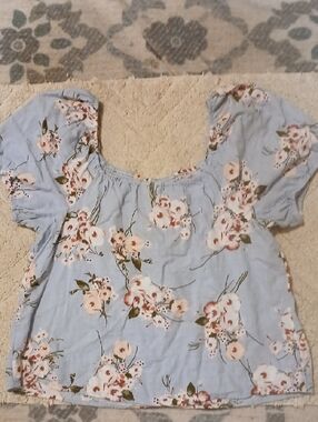 a.n.a Light Blue Floral Puff Sleeve Smocked Top